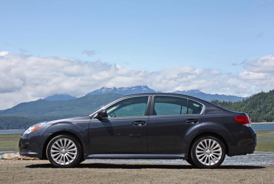  Subaru Legacy 2.5GT 2010 года  (фото 51 из 82)